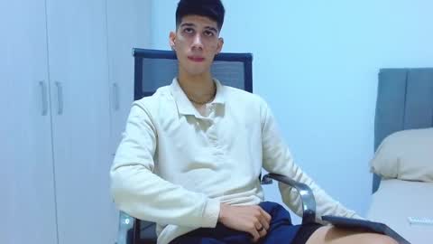 Snapshot of jhony_sex3 chatting on October 15, 2025, 6:13 am jhony_sex3 online show from October 15, 2025, 6:13 am