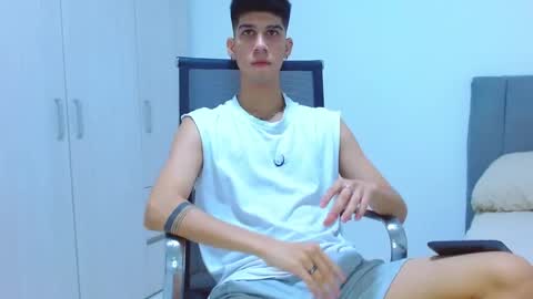 Snapshot of jhony_sex3 chatting on October 16, 2025, 5:19 am jhony_sex3 online show from October 16, 2025, 5:19 am