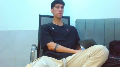 Snapshot of jhony_sex3 chatting on May 31, 2026, 3:15 am jhony_sex3 online show from May 31, 2026, 3:15 am