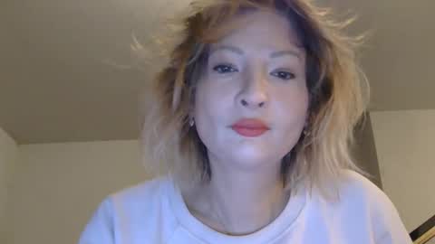 Snapshot of jhopeftw chatting on January 16, 2026, 6:50 am Anya online show from January 16, 2026, 6:50 am