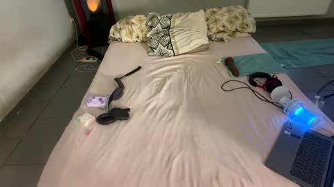 Snapshot of jhopeftw chatting on February 19, 2026, 7:15 am Anya online show from February 19, 2026, 7:15 am