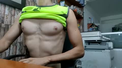 jhosuamoore2 online show from October 9, 2025, 1:53 pm