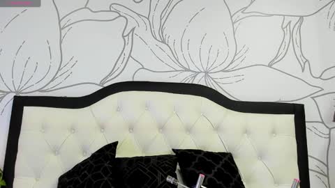 Jim  online show from November 1, 2025, 7:49 pm