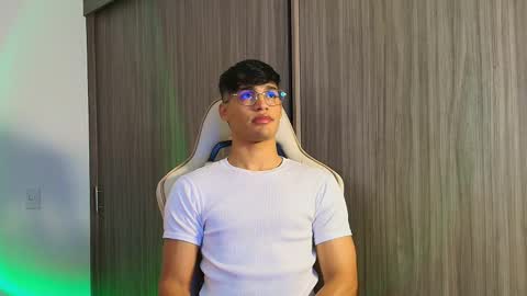 Jimmy Leeh online show from December 2, 2025, 4:40 am