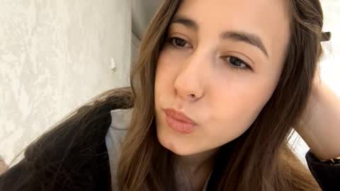 Kate online show from December 20, 2025, 1:07 pm