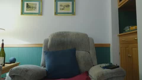 Jim online show from April 12, 2026, 11:43 pm