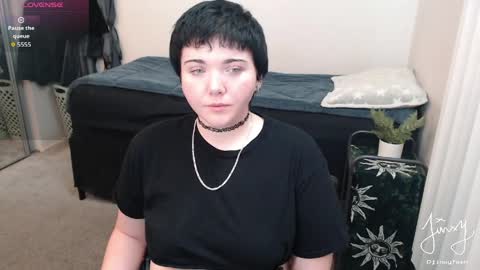 jinxyfawn online show from May 17, 2026, 5:38 am