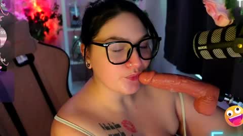 Snapshot of jinyxx3 chatting on May 8, 2026, 6:24 pm Jinyxx3 online show from May 8, 2026, 6:24 pm