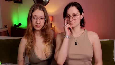 Hey Guys We are Julia ginger  Tina brunette online show from January 19, 2025, 7:37 pm