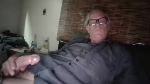 Snapshot of jizzmitten5 chatting on September 17, 2025, 8:16 am jizzmitten5 online show from September 17, 2025, 8:16 am