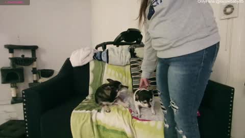 Nicole  Allen online show from December 15, 2024, 2:30 am