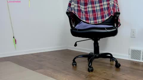 Nicole  Allen online show from April 15, 2026, 11:16 pm