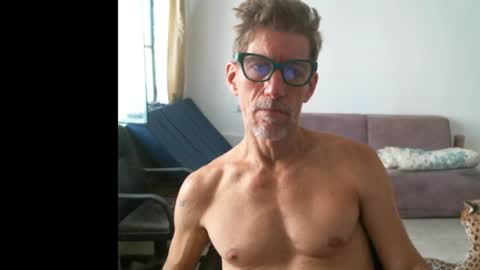 Snapshot of jlmbud chatting on June 19, 2026, 11:58 am jlmbud online show from June 19, 2026, 11:58 am