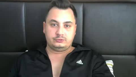 jnsnw online show from October 13, 2025, 9:31 am