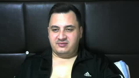 jnsnw online show from November 30, 2025, 2:04 am