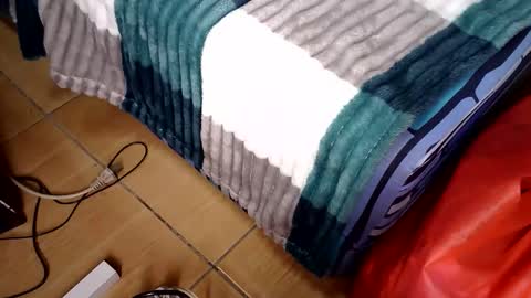 AmazingGirl online show from April 15, 2026, 5:09 pm