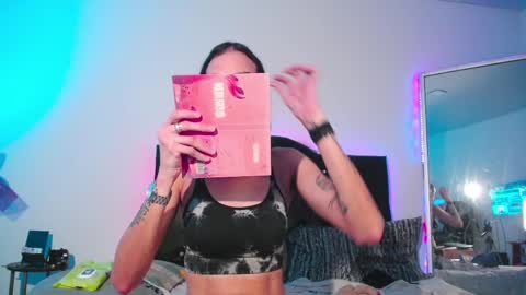 Joa Isaza     online show from April 1, 2026, 6:47 am