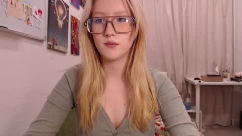 Snapshot of joan_kiss chatting on September 8, 2025, 3:22 pm joan_kiss online show from September 8, 2025, 3:22 pm