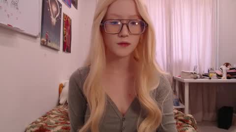 Snapshot of joan_kiss chatting on October 19, 2025, 9:32 am joan_kiss online show from October 19, 2025, 9:32 am