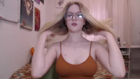 joan_kiss online show from May 29, 2026, 2:37 pm