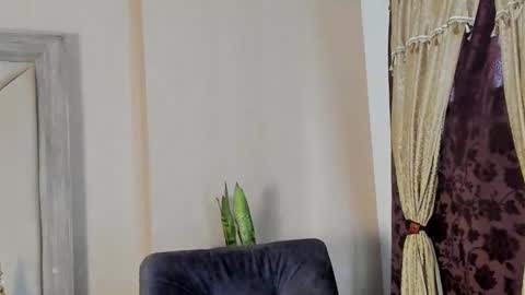 JOAN SAENZ online show from February 13, 2025, 7:10 pm