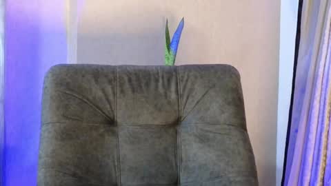 JOAN SAENZ online show from September 20, 2025, 12:44 am