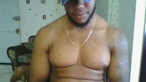 JOAN SAENZ online show from December 5, 2025, 2:53 am