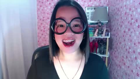 Joana online show from December 5, 2025, 7:54 pm