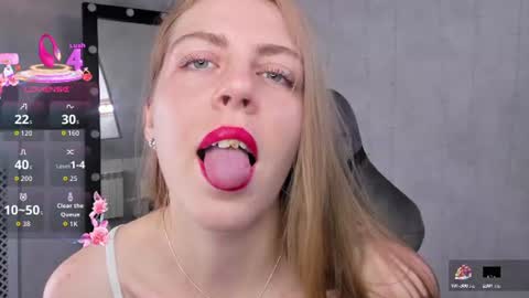 joann_shermann online show from June 18, 2026, 1:17 am