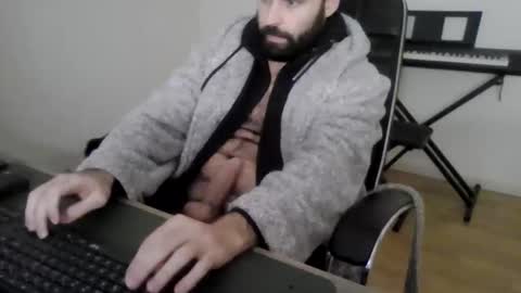 joaodias_18 online show from January 5, 2026, 5:27 pm