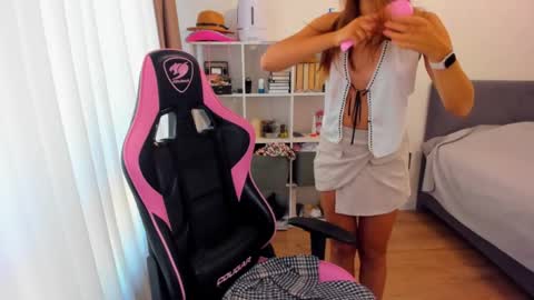  nude photos videos  online show from October 1, 2025, 9:04 am