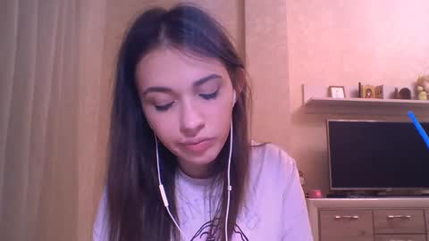 Jennifer online show from November 27, 2025, 8:11 pm