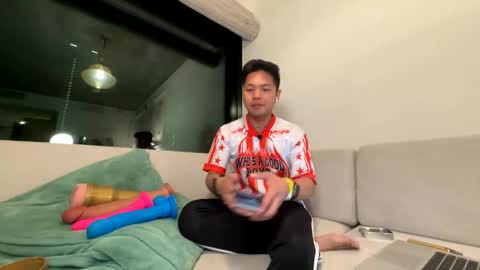 Joey De la Cruz online show from May 17, 2026, 10:44 am
