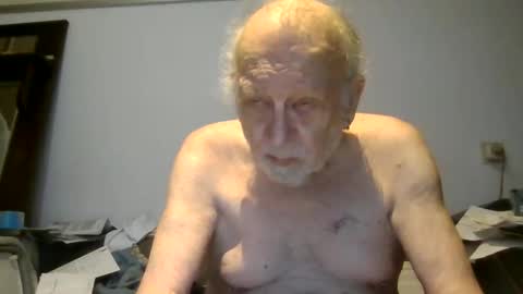 Snapshot of johan1948 chatting on January 3, 2025, 3:55 pm Johan online show from January 3, 2025, 3:55 pm