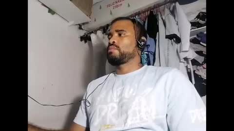 johan2222222222 online show from February 20, 2025, 5:33 am