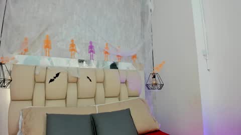 Johan  online show from October 23, 2025, 7:56 pm