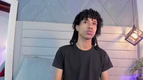 Johan  online show from November 21, 2025, 12:04 pm