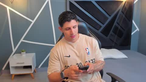 Johan Williams online show from December 28, 2024, 6:17 am