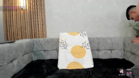 Snapshot of johan_williams_07 chatting on July 19, 2026, 12:20 pm Johan Williams online show from July 19, 2026, 12:20 pm
