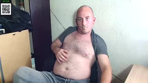 Snapshot of johanbarker chatting on December 5, 2024, 7:17 pm Johan online show from December 5, 2024, 7:17 pm
