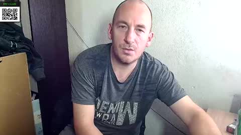 Snapshot of johanbarker chatting on December 9, 2024, 8:12 pm Johan online show from December 9, 2024, 8:12 pm