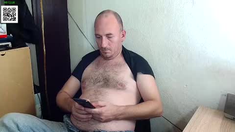 Snapshot of johanbarker chatting on December 24, 2024, 2:22 pm Johan online show from December 24, 2024, 2:22 pm