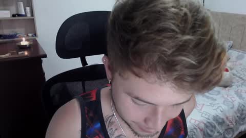 JOHAN independient model online show from December 20, 2024, 4:42 am