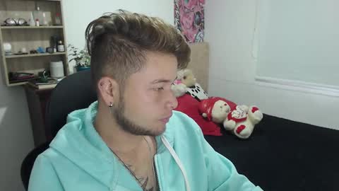 JOHAN independient model online show from March 8, 2025, 1:03 pm