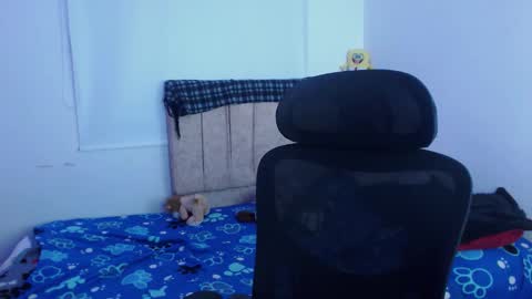 JOHAN independient model online show from September 17, 2025, 5:25 pm