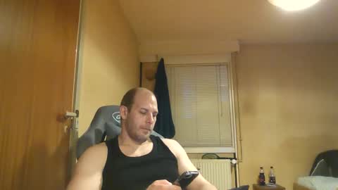 Snapshot of john1212124 chatting on October 14, 2025, 9:04 pm john1212124 online show from October 14, 2025, 9:04 pm