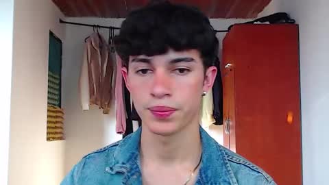 John Vichenso online show from September 19, 2025, 9:48 pm