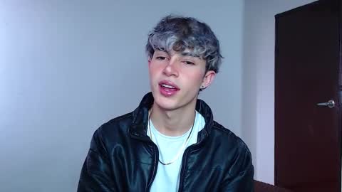 John Vichenso online show from November 5, 2025, 9:26 pm