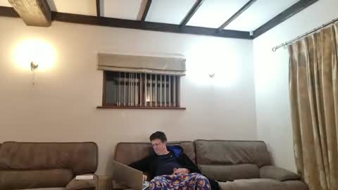 johnathan_stuart33 online show from February 22, 2026, 11:25 pm