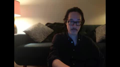 Johnee online show from October 26, 2025, 8:09 am